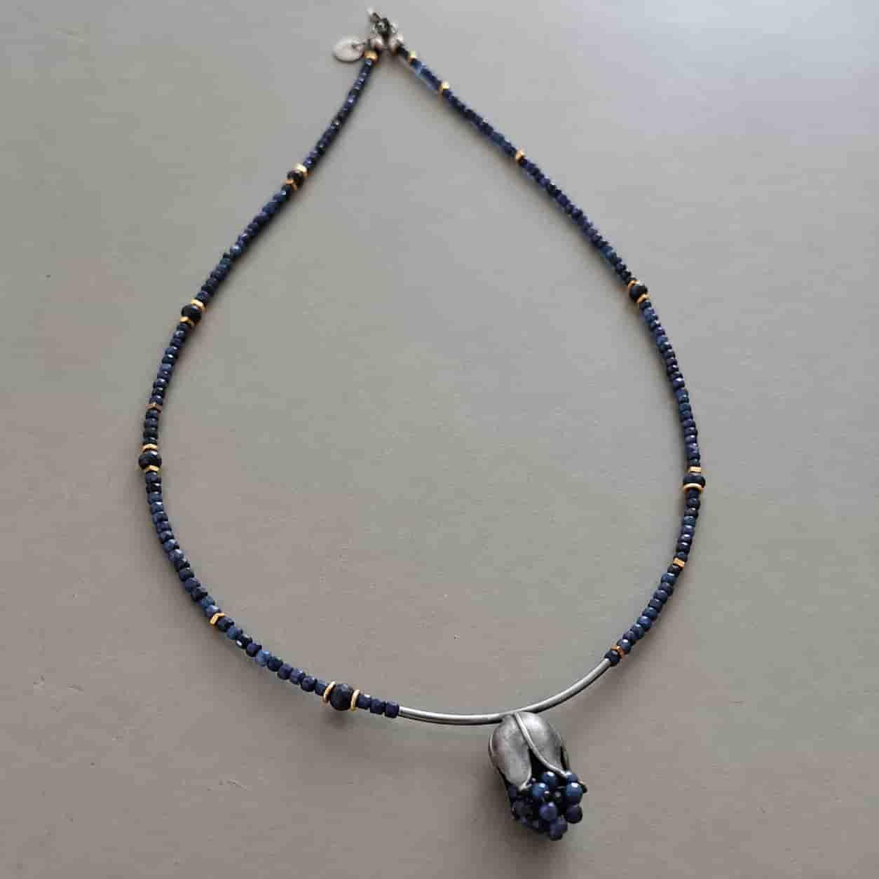 POJEDYŃCZY CHOKER Z SZAFIRAMI